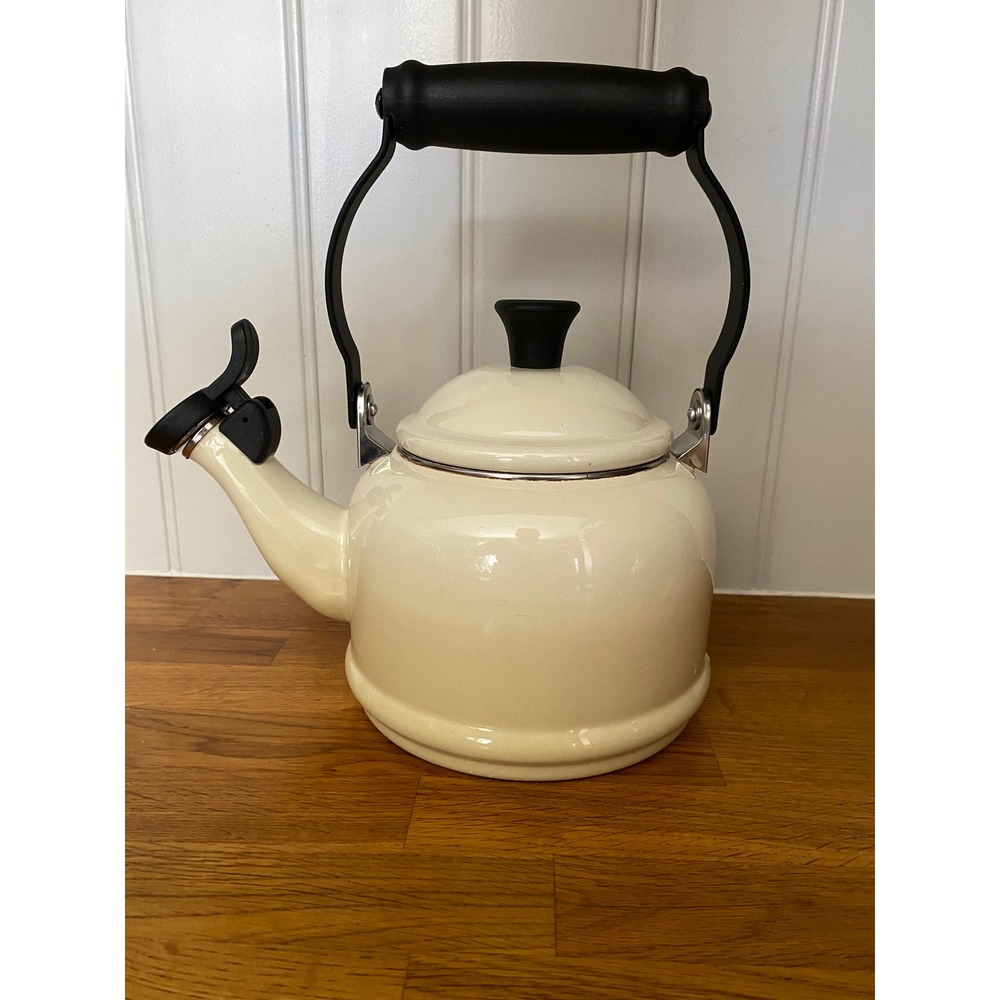 Le Creuset Vintage Tea Kettle | Cream Ombré | Enamel Steel Whistling Demi Pot